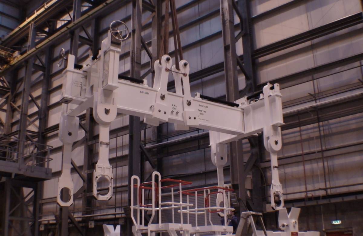 JGC Engineering using heavy lifting rig to transport bespoke project work within the JGC Facilities